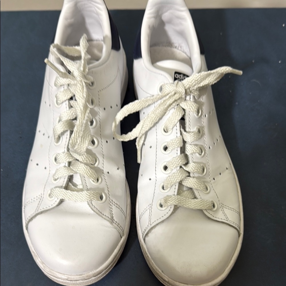 Adidas White Athletic Shoes with Classic Style